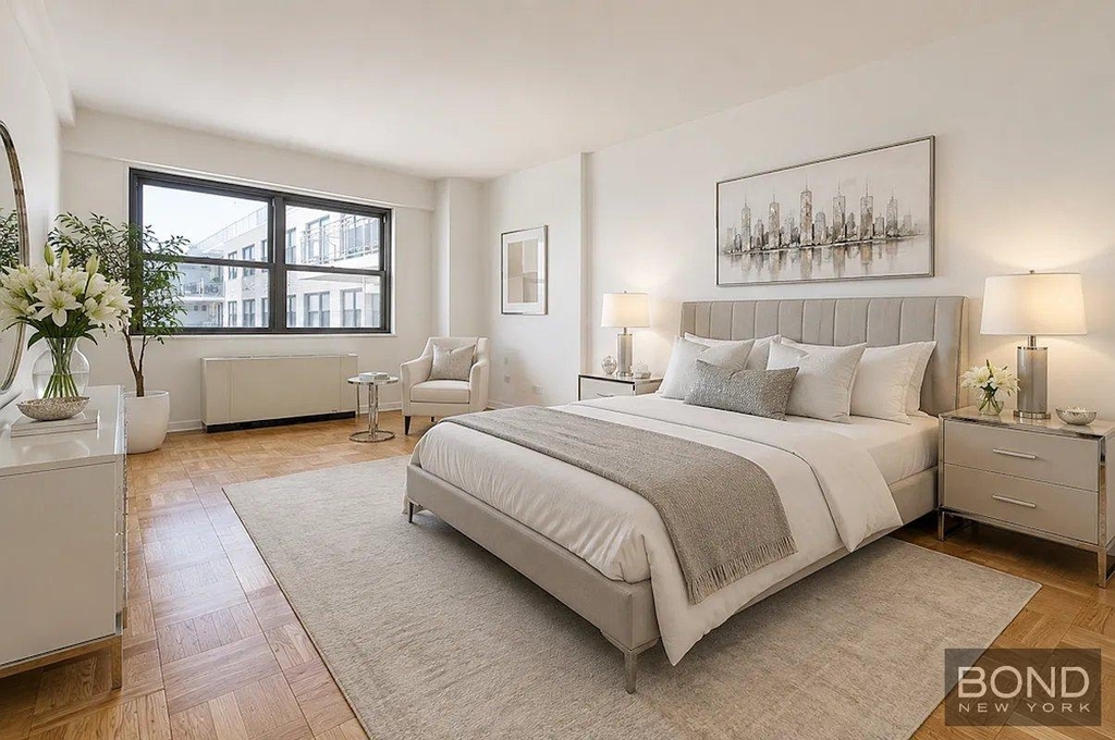 East 86th Street - Photo 2