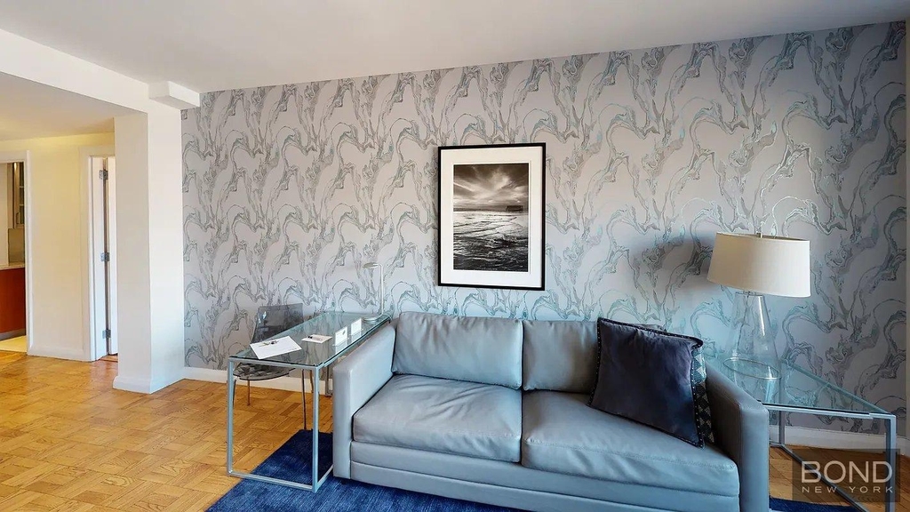 Park Avenue - Photo 2
