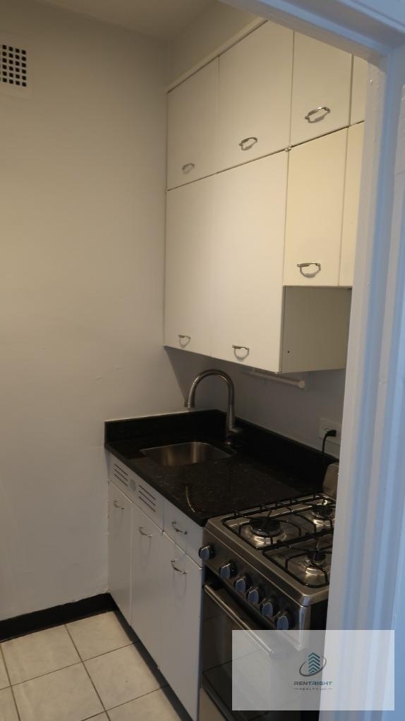 534 W Stratford - Photo 1