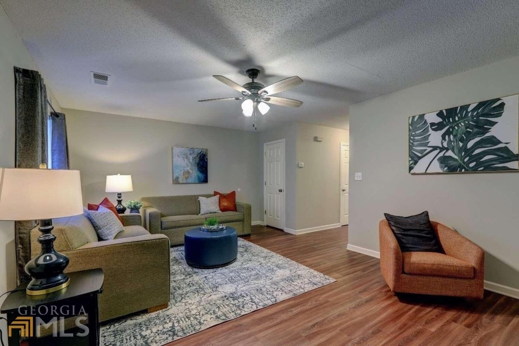 7271 Crestside Drive - Photo 1