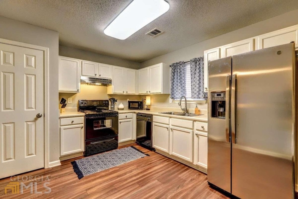 7271 Crestside Drive - Photo 4