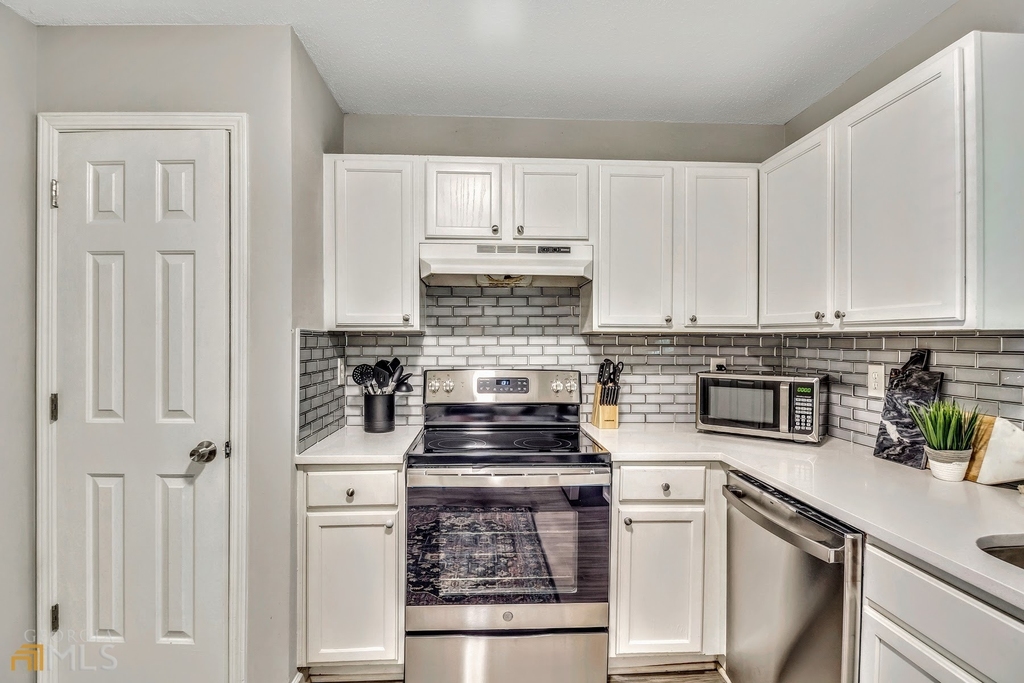 7269 Crestside Drive - Photo 8
