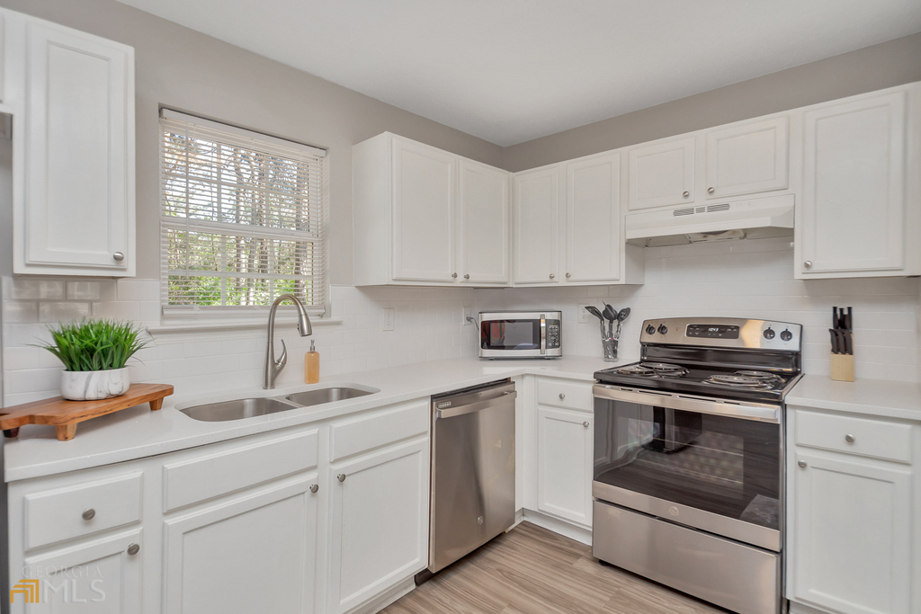 7267 Crestside Drive - Photo 5