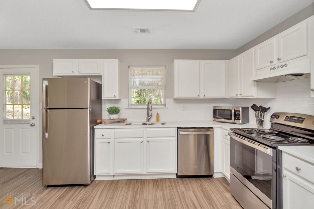 7267 Crestside Drive - Photo 4