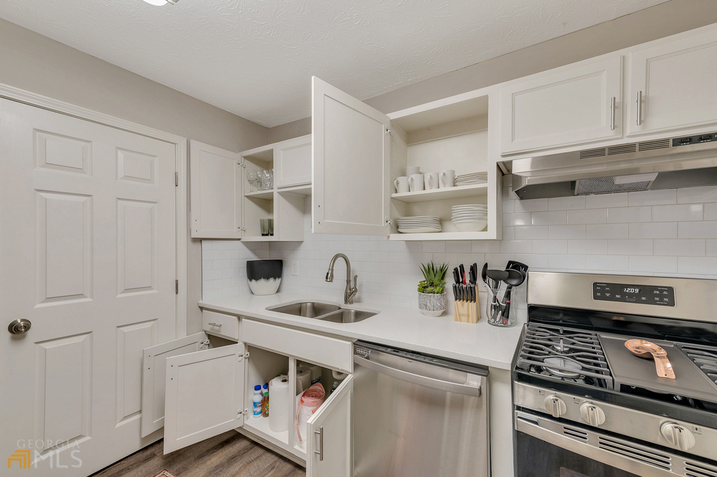 2304 Salt Springs Place - Photo 12