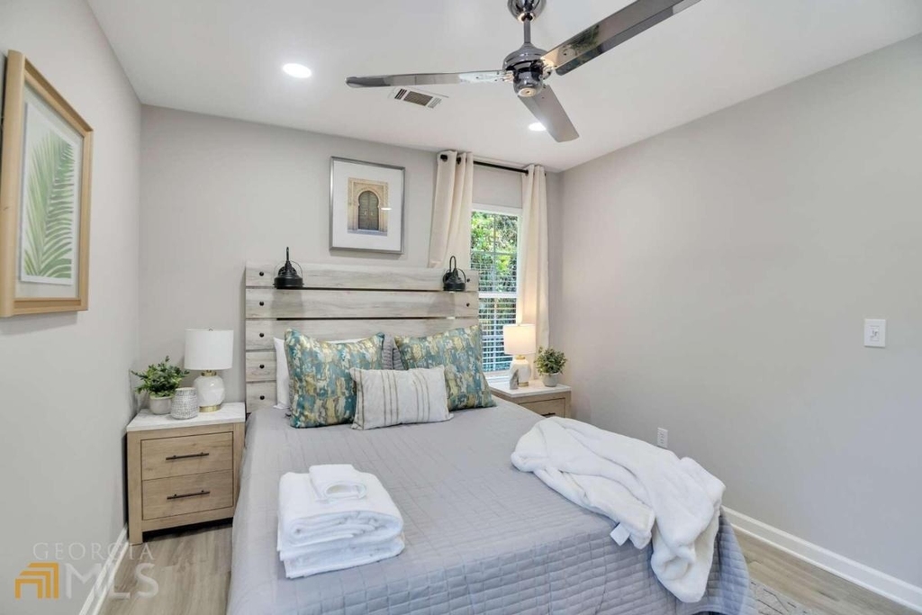 1738 Spring Road - Photo 8