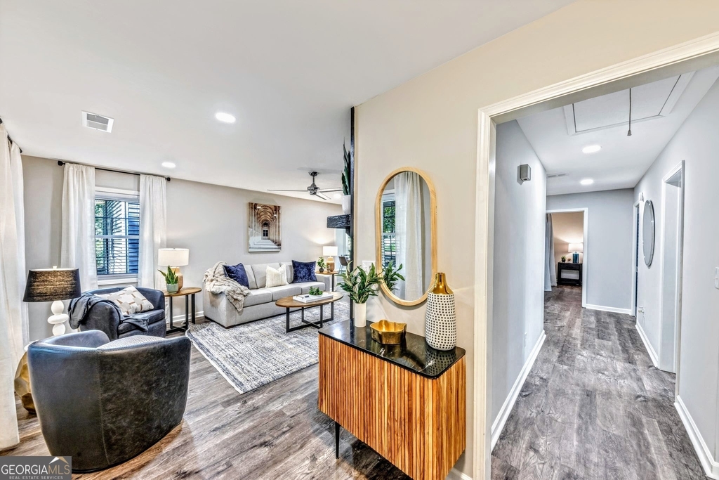 527 Charing Cross Drive - Photo 2