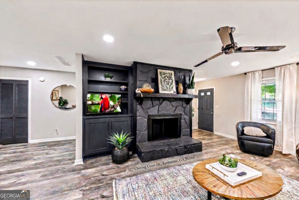 527 Charing Cross Drive - Photo 0