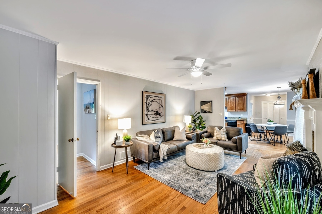 801 Mockingbird Lane - Photo 1