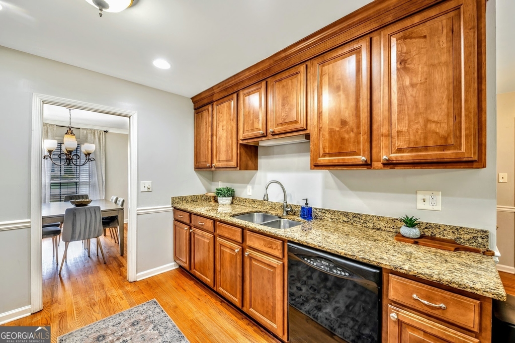 801 Mockingbird Lane - Photo 11