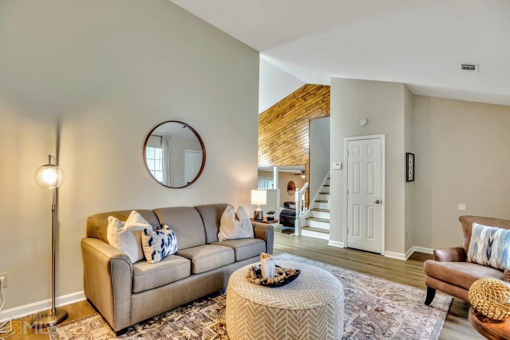 2025 Winsburg Drive Nw - Photo 2