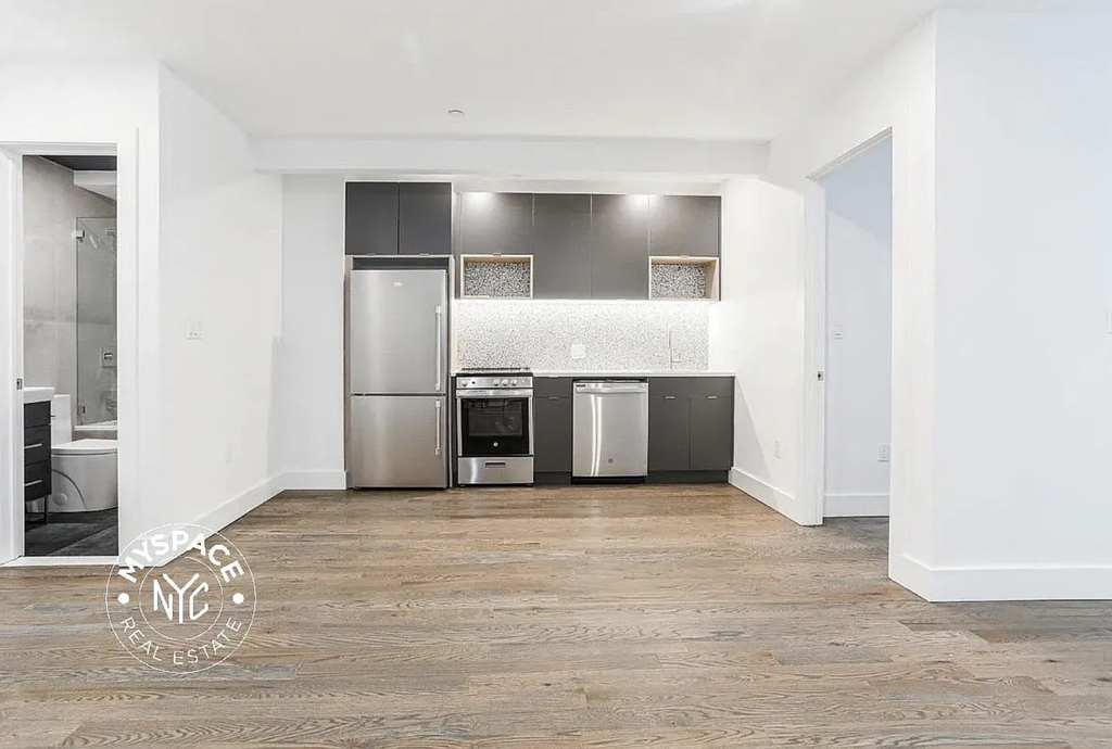 224 Hawthorne Street - Photo 1