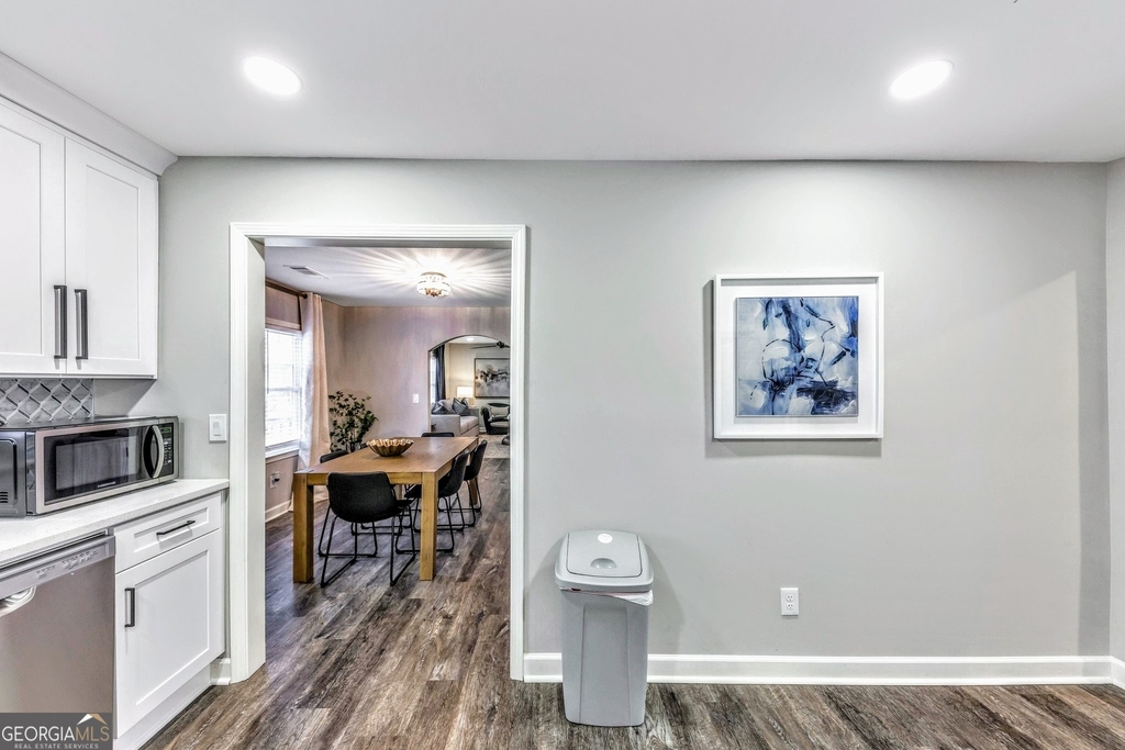 6230 Love Street - Photo 10