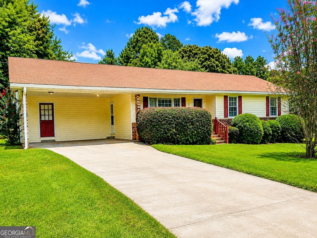 405 Elder Road - Photo 0