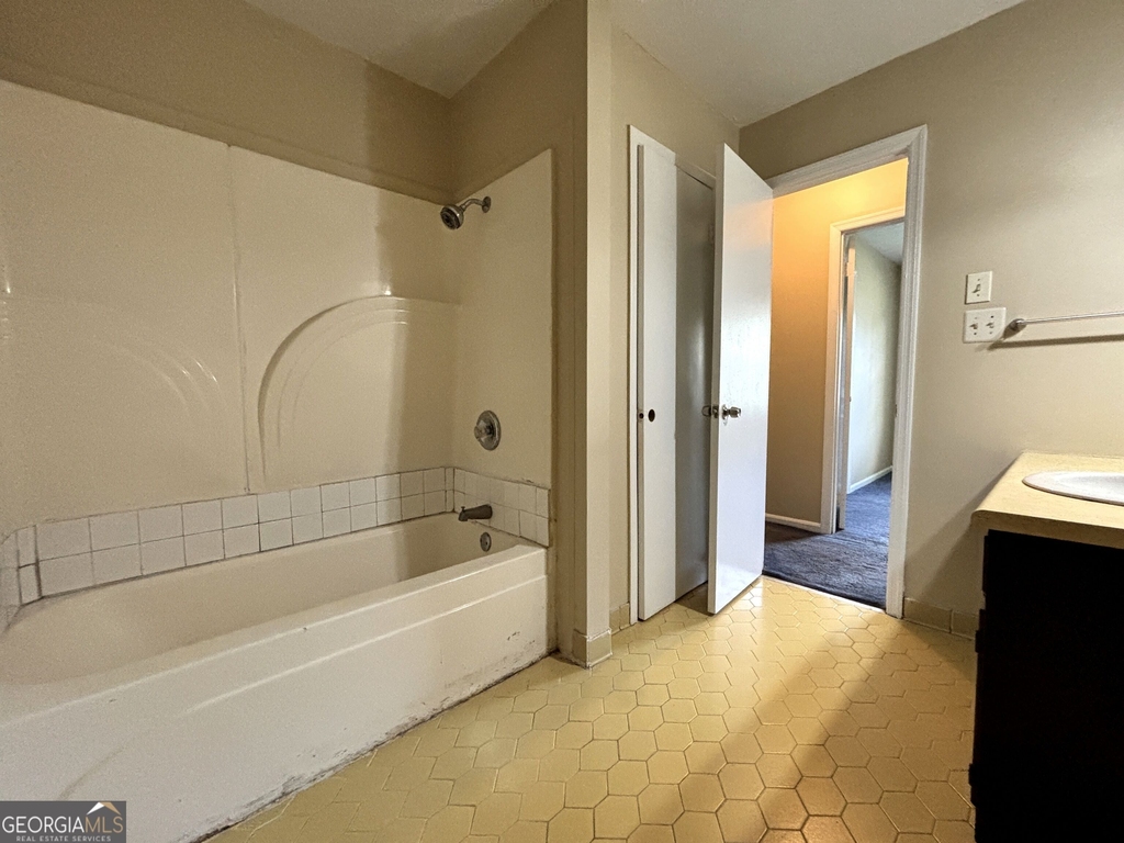 405 Elder Road - Photo 3