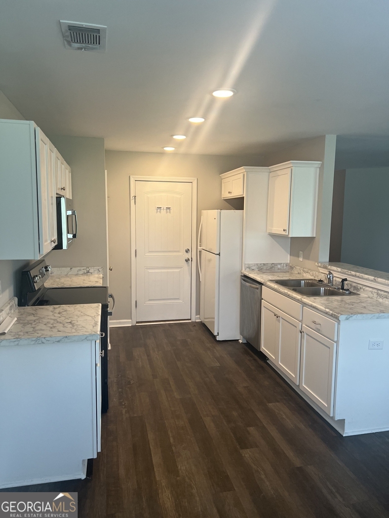 216 Evans Terrace - Photo 4