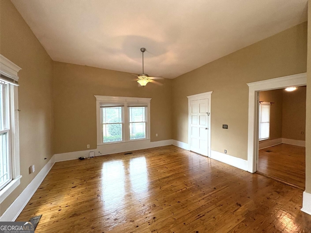 599 Gordon Street - Photo 6
