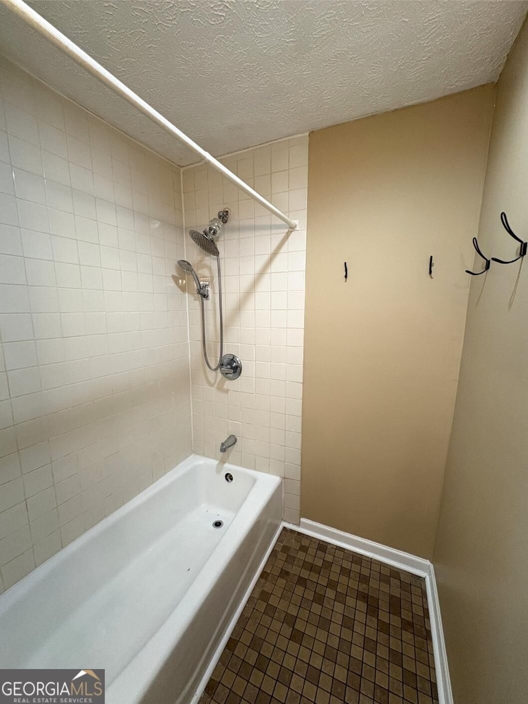 599 Gordon Street - Photo 17
