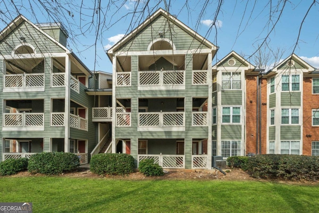 434 Mcgill Place Ne - Photo 0