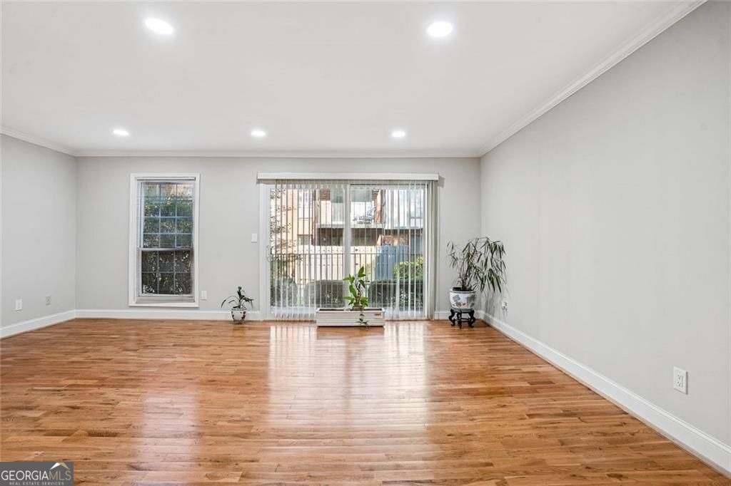 6851 Roswell Road - Photo 9