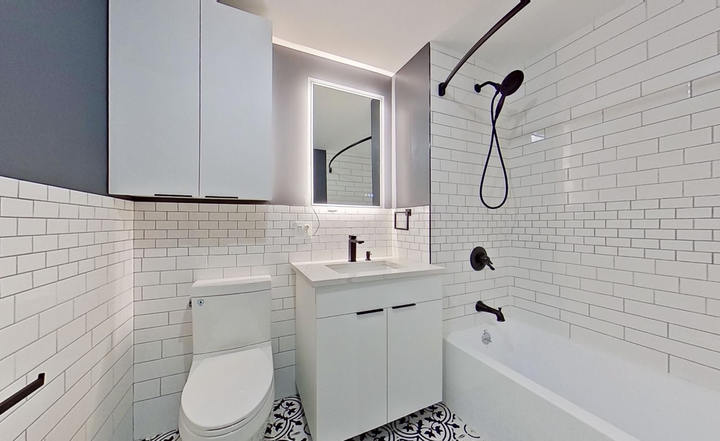 27 Montrose Avenue - Photo 6