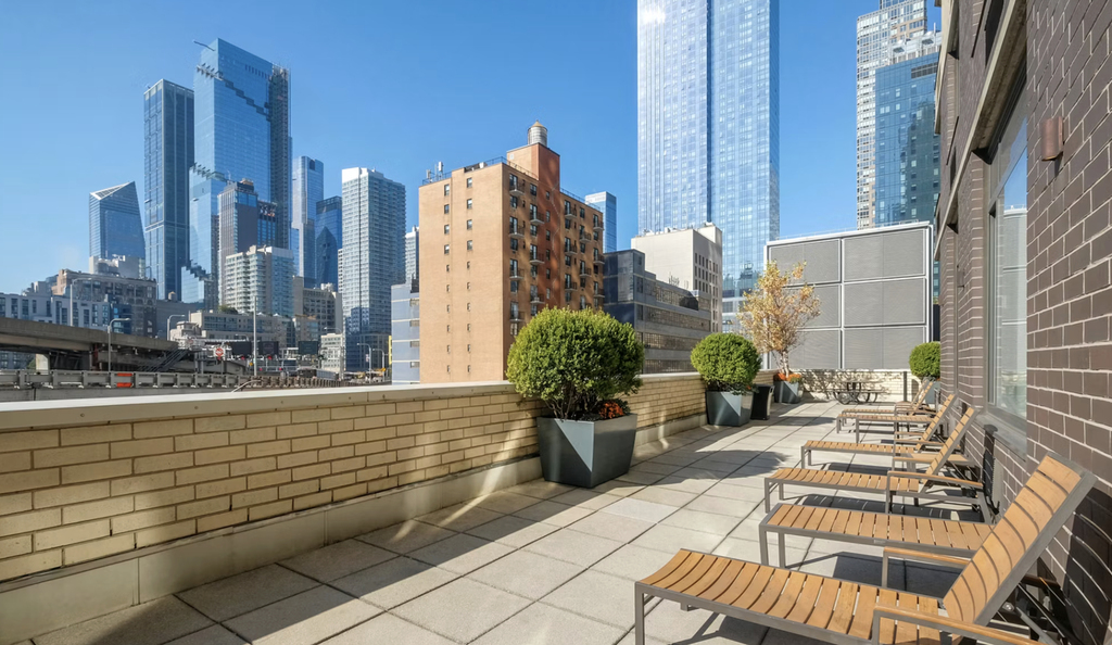  West 42nd Street - Photo 7