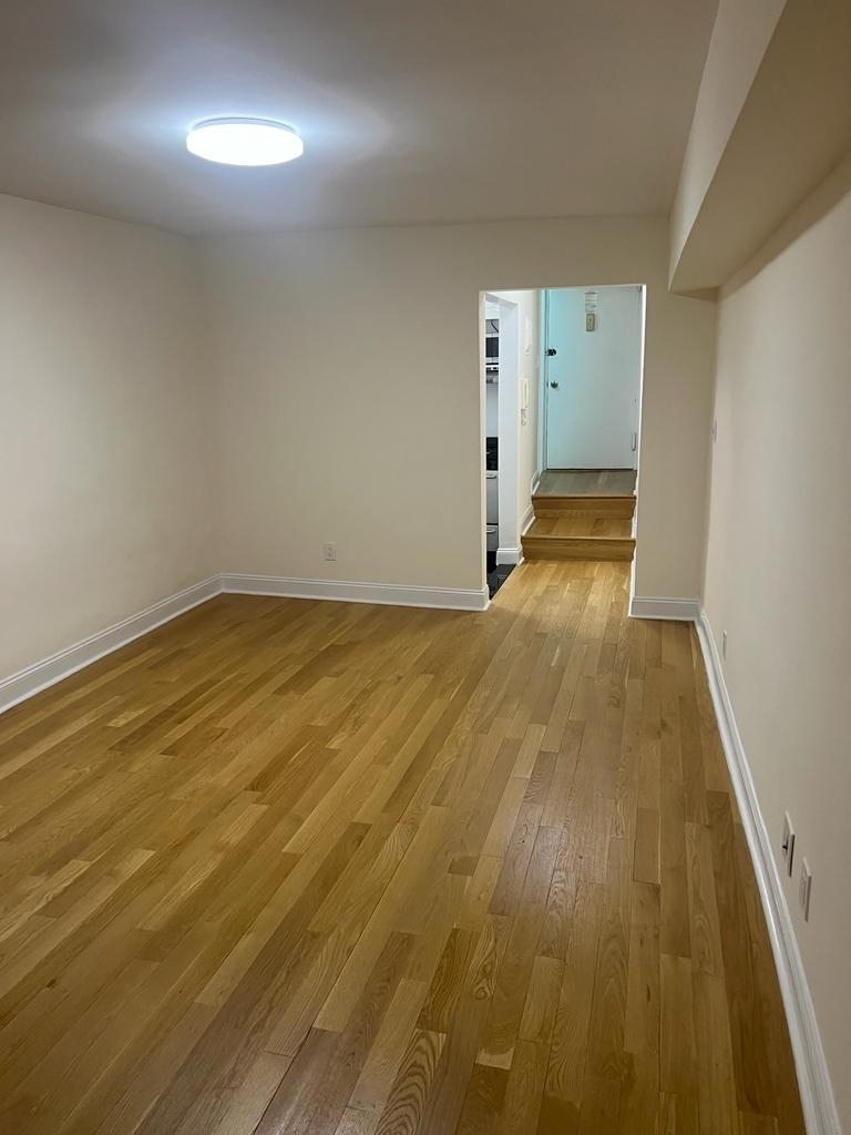 East 76th Street - Photo 5