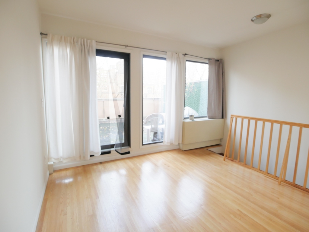 427 East 76th Street - Photo 9