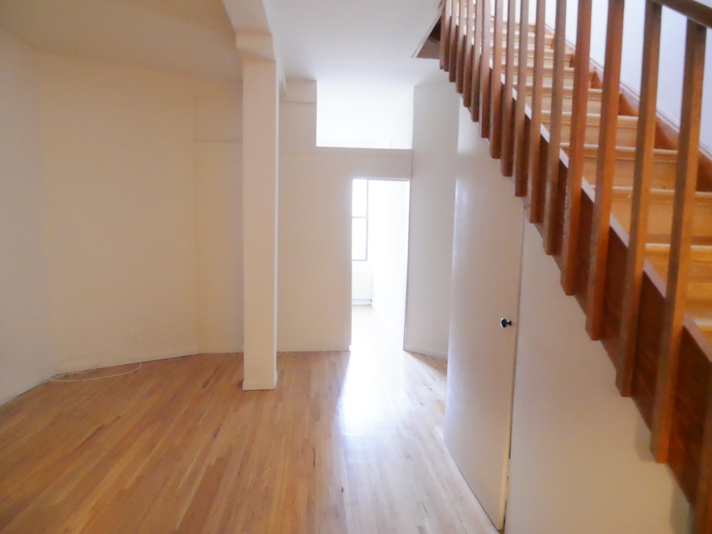 427 East 76th Street - Photo 4