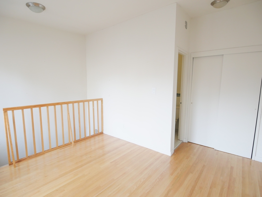 427 East 76th Street - Photo 8