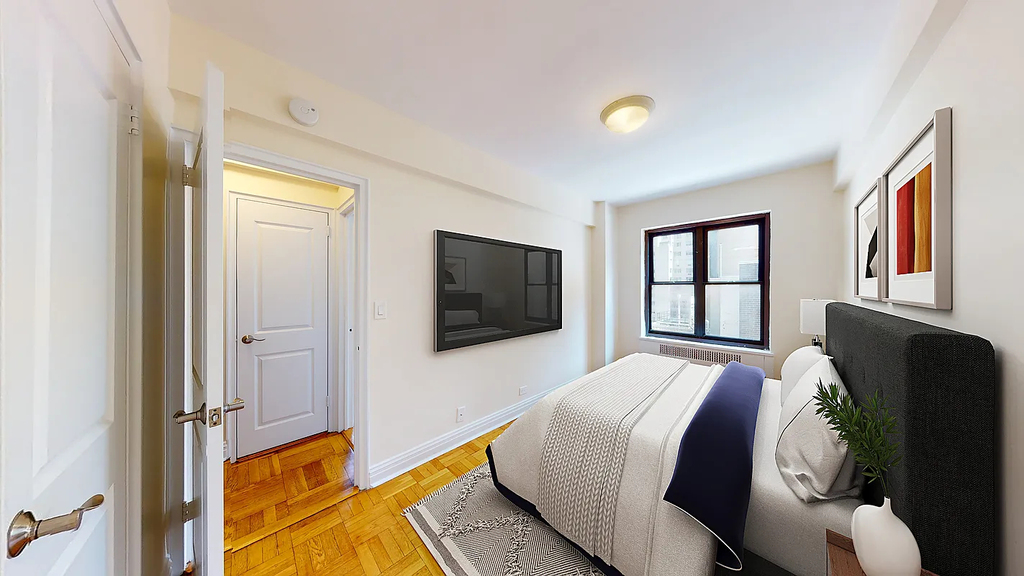 East 56th Street - Photo 2