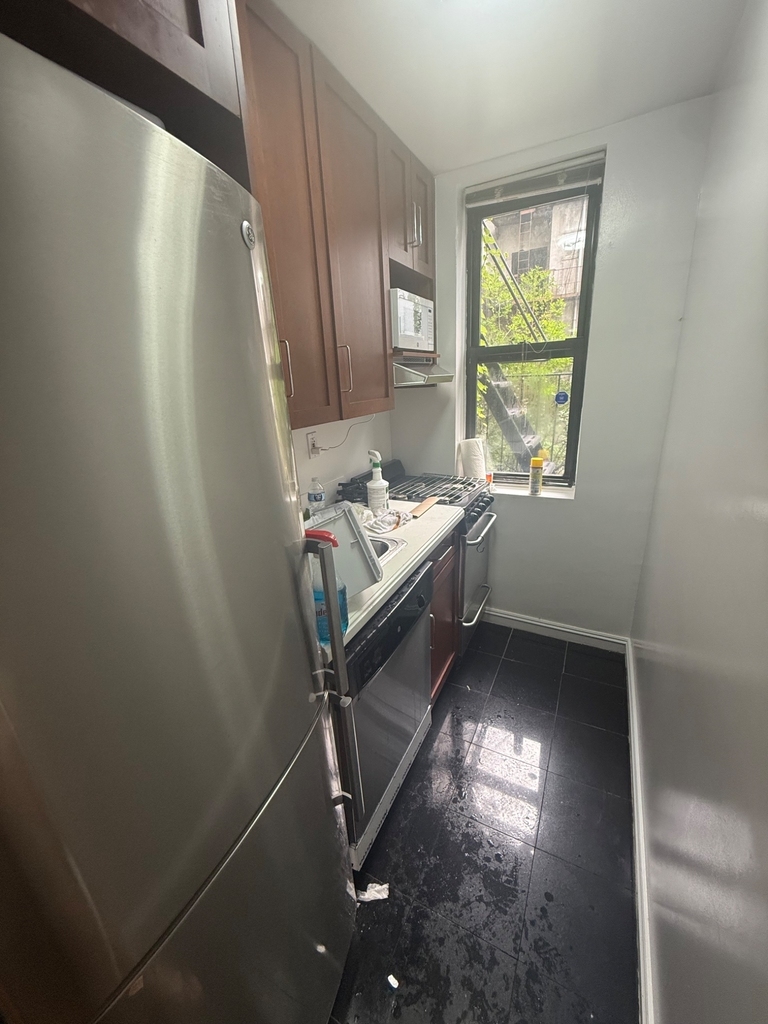 East 81st - Photo 3