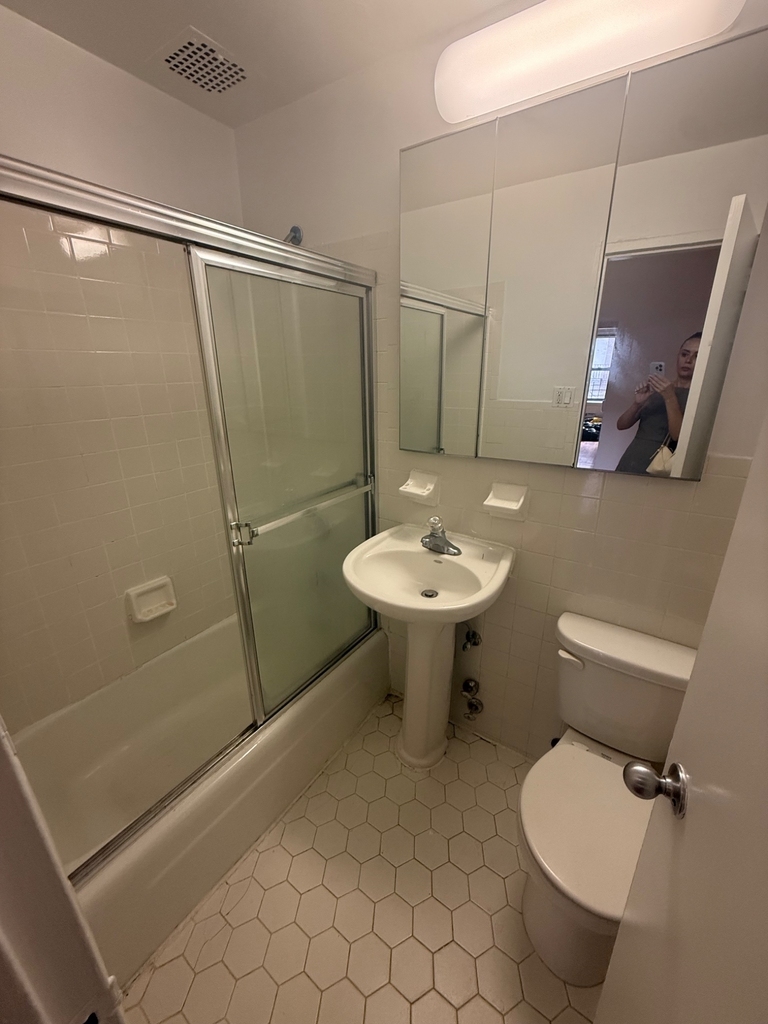 East 81st - Photo 8