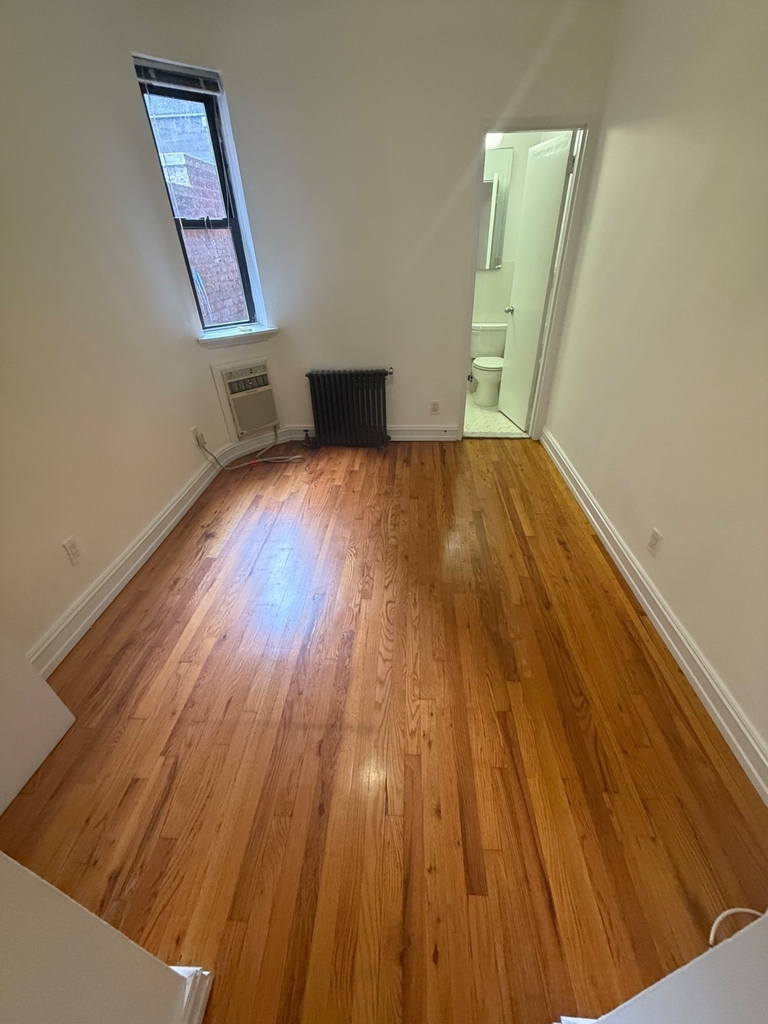 East 81st - Photo 4