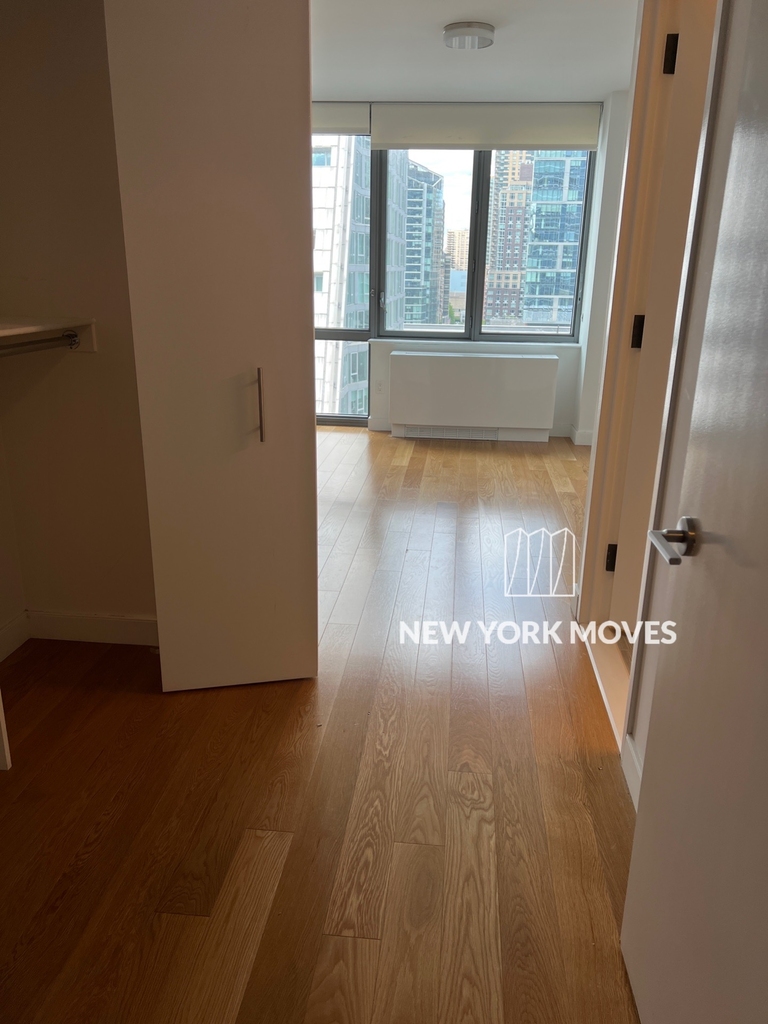 West 57th Street - Photo 11