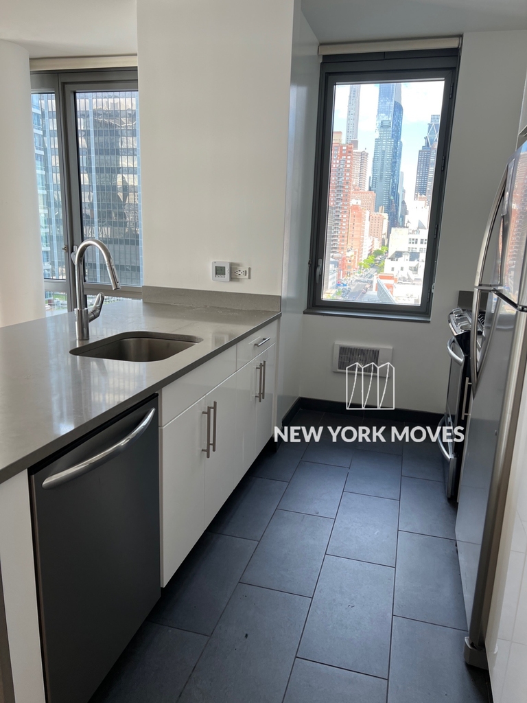 West 57th Street - Photo 2