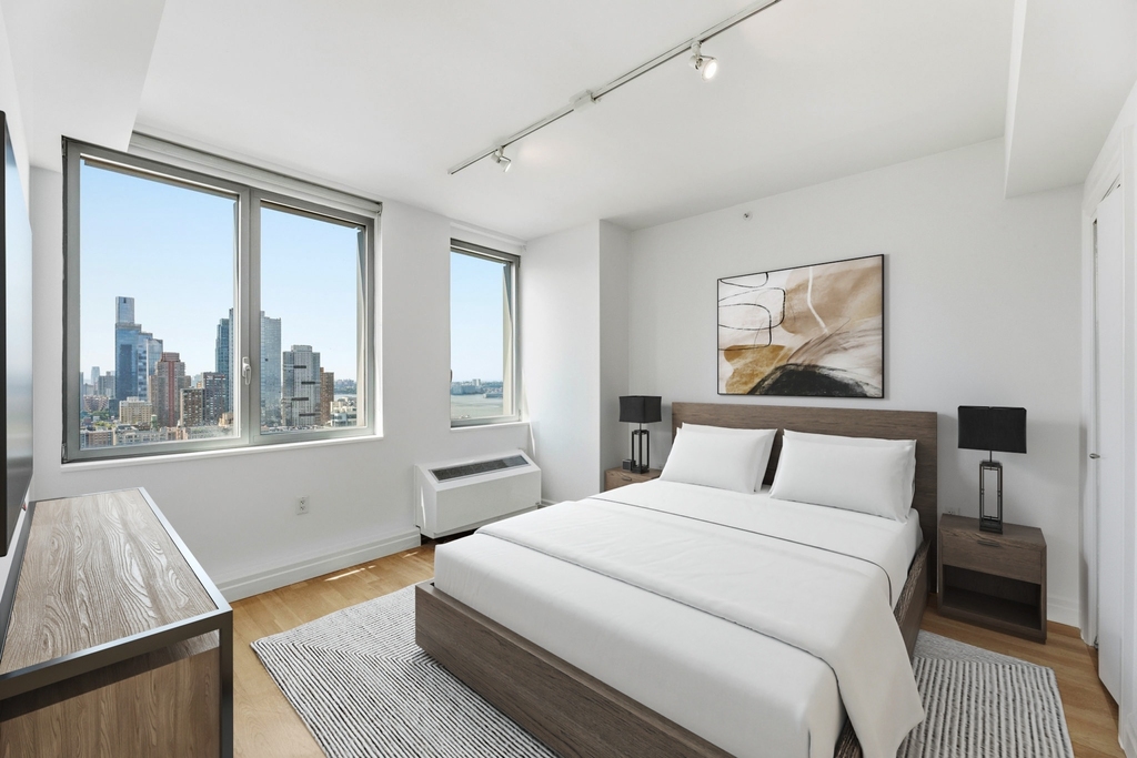 554 West 54th Street - Photo 3