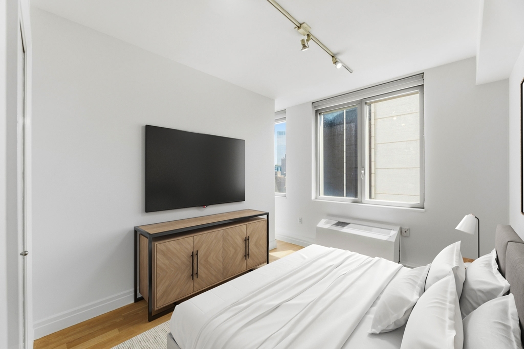 554 West 54th Street - Photo 4