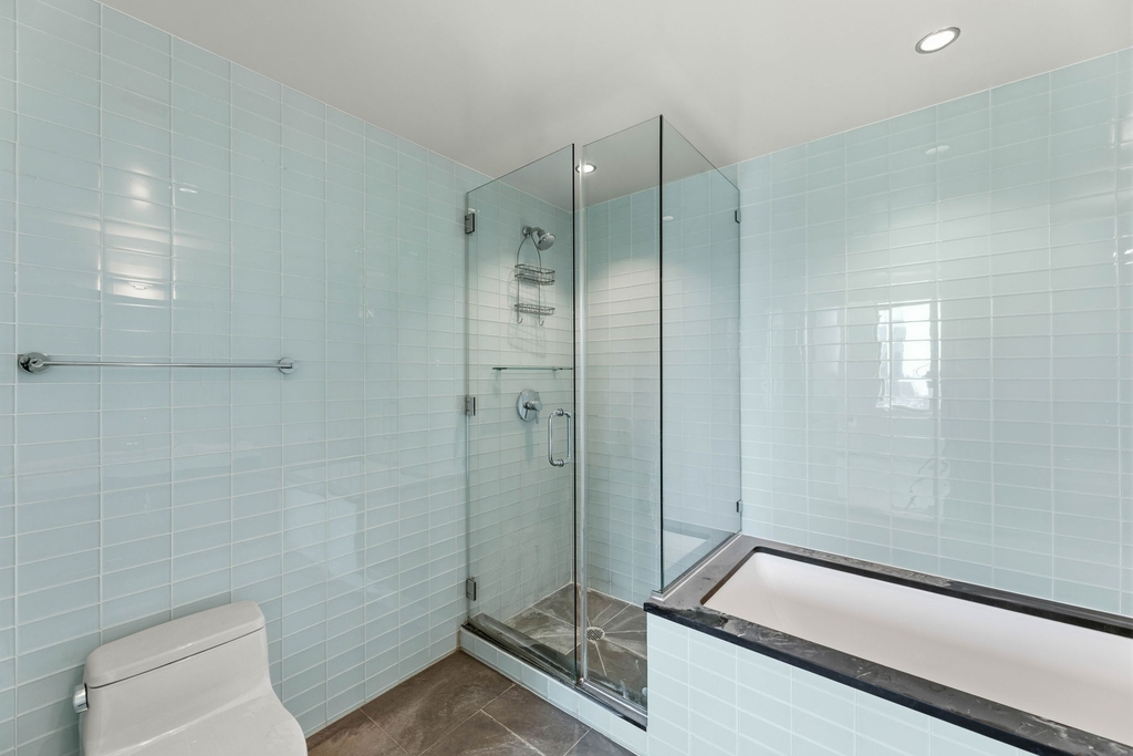 554 West 54th Street - Photo 6