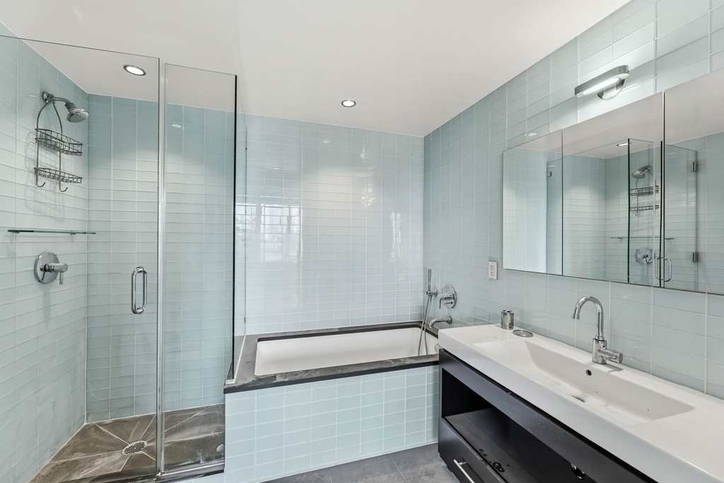 554 West 54th Street - Photo 5