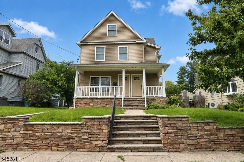 528 Cumberland St - Photo 0