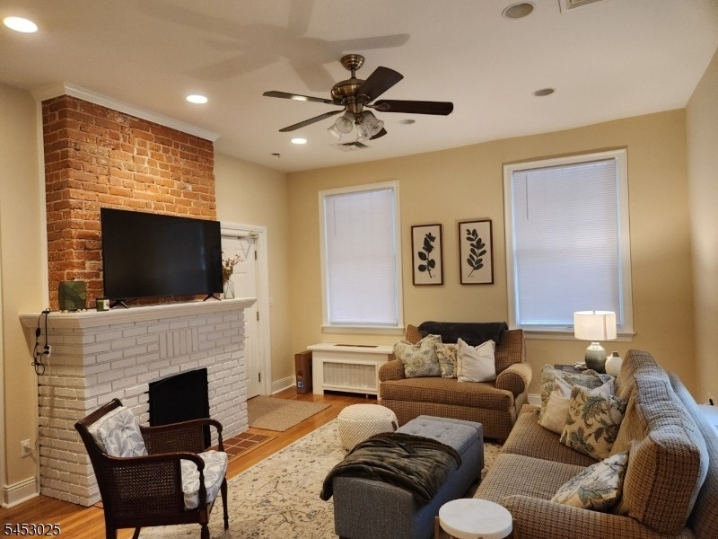 19 Western Ave - Photo 0