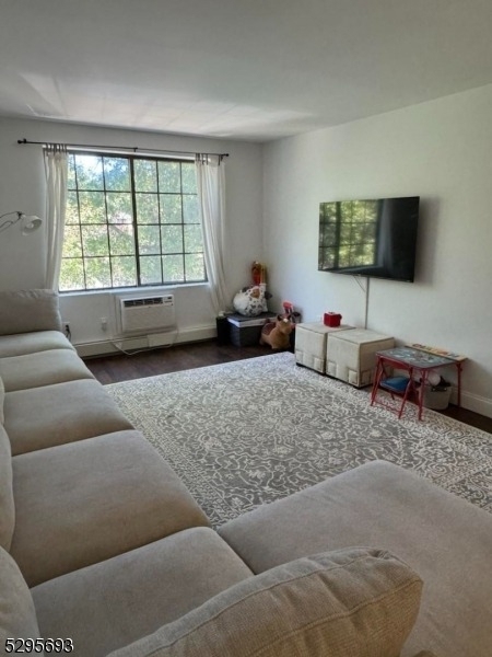 909 Thoreau Ct - Photo 5
