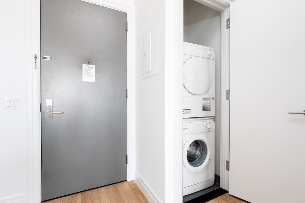 554 West 54th Street - Photo 7