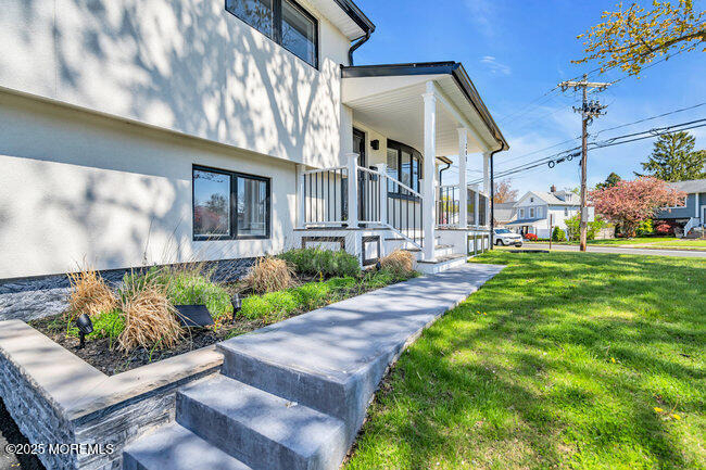 300 10th Avenue - Photo 21