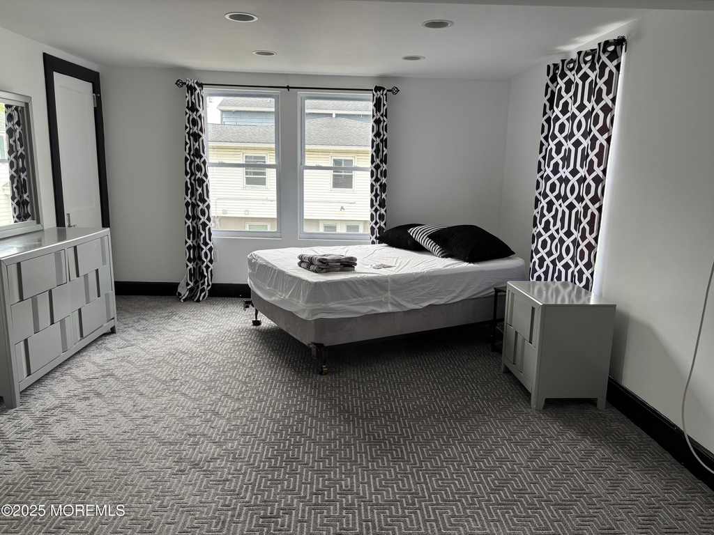 410 Burlington Avenue - Photo 4