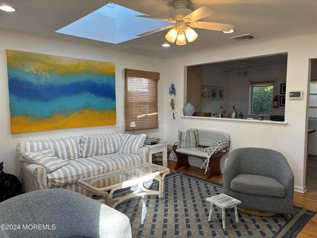 206 Beach Avenue - Photo 2