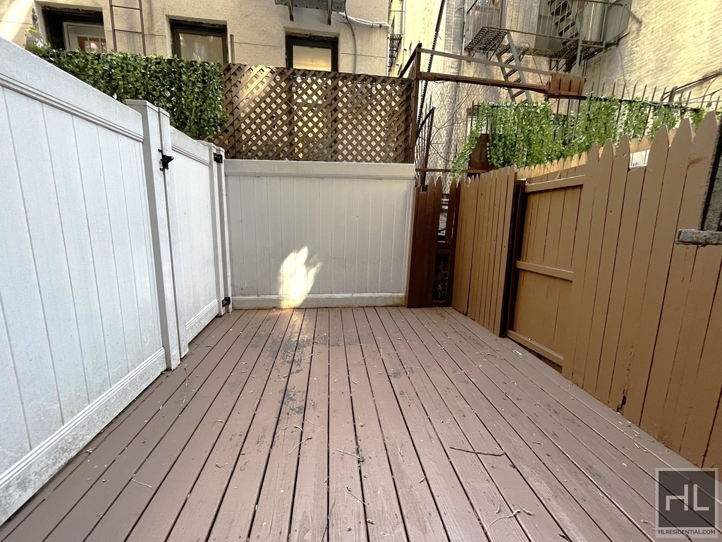 Mott Street - Photo 6