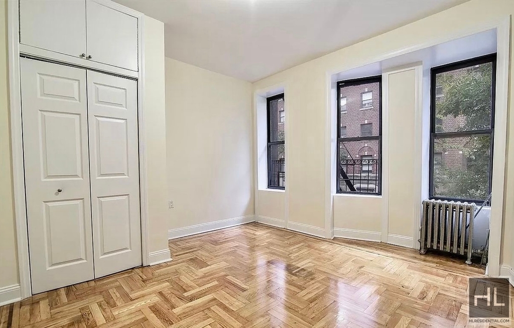 East 12 Street - Photo 1
