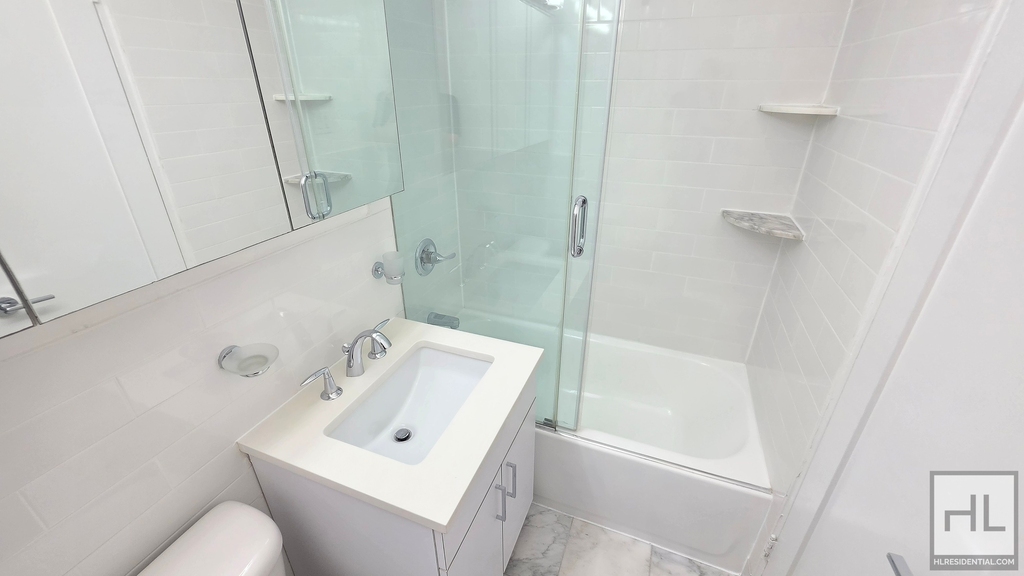 East 35 Street - Photo 5